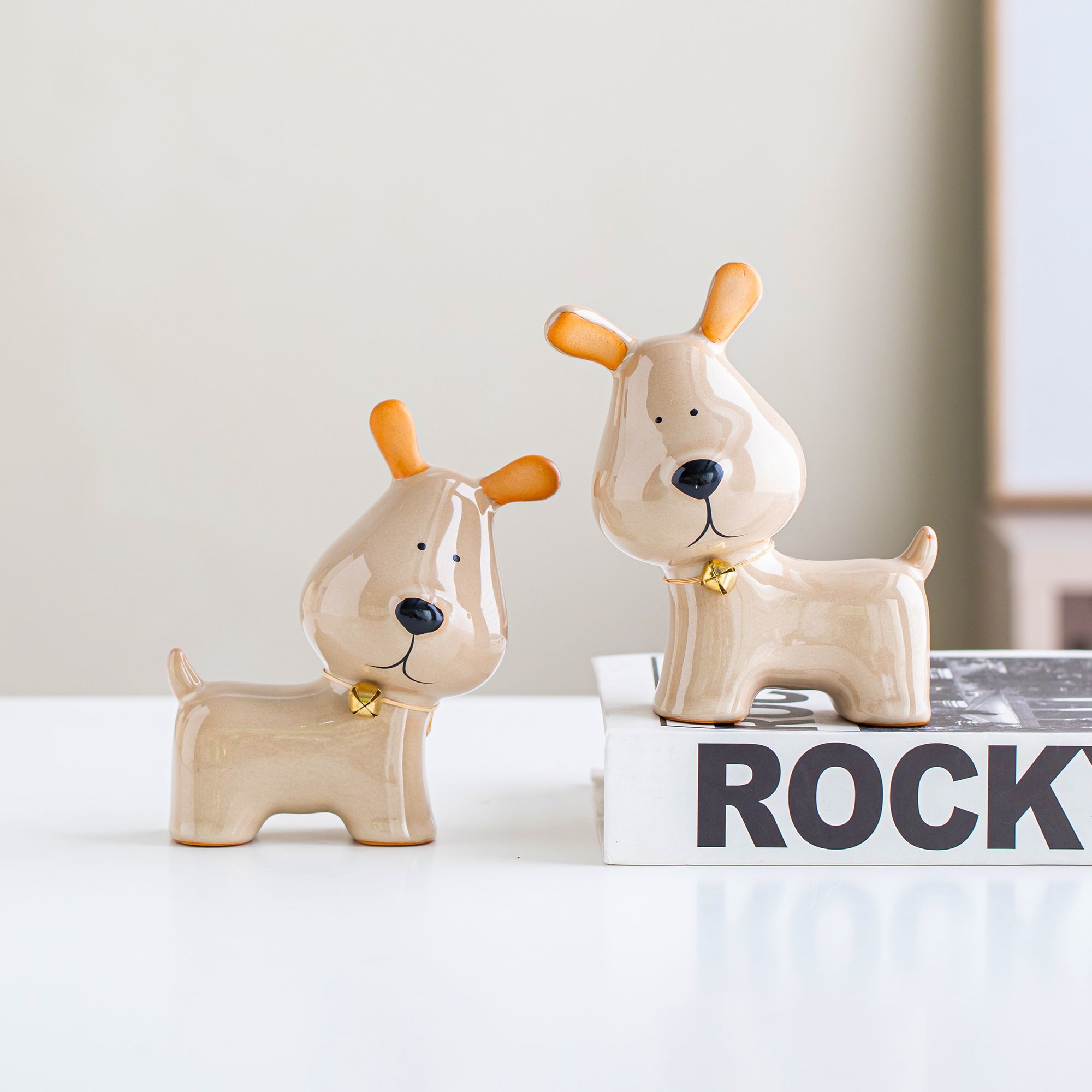 クリエイティブな北欧スタイルのセラミックベル子犬オーナメント - Office Technologies のレビューと価格